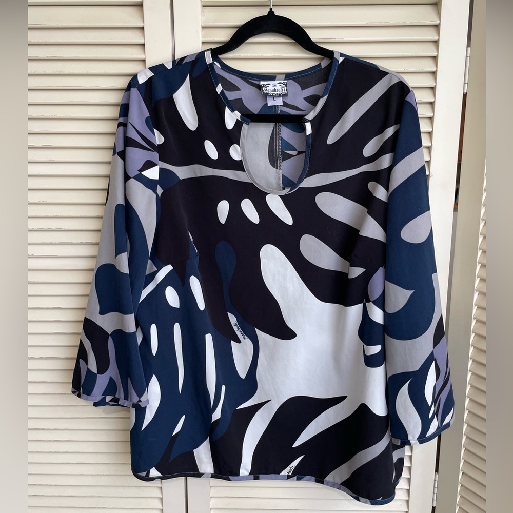 MANUHEALI’I Womens Blouse